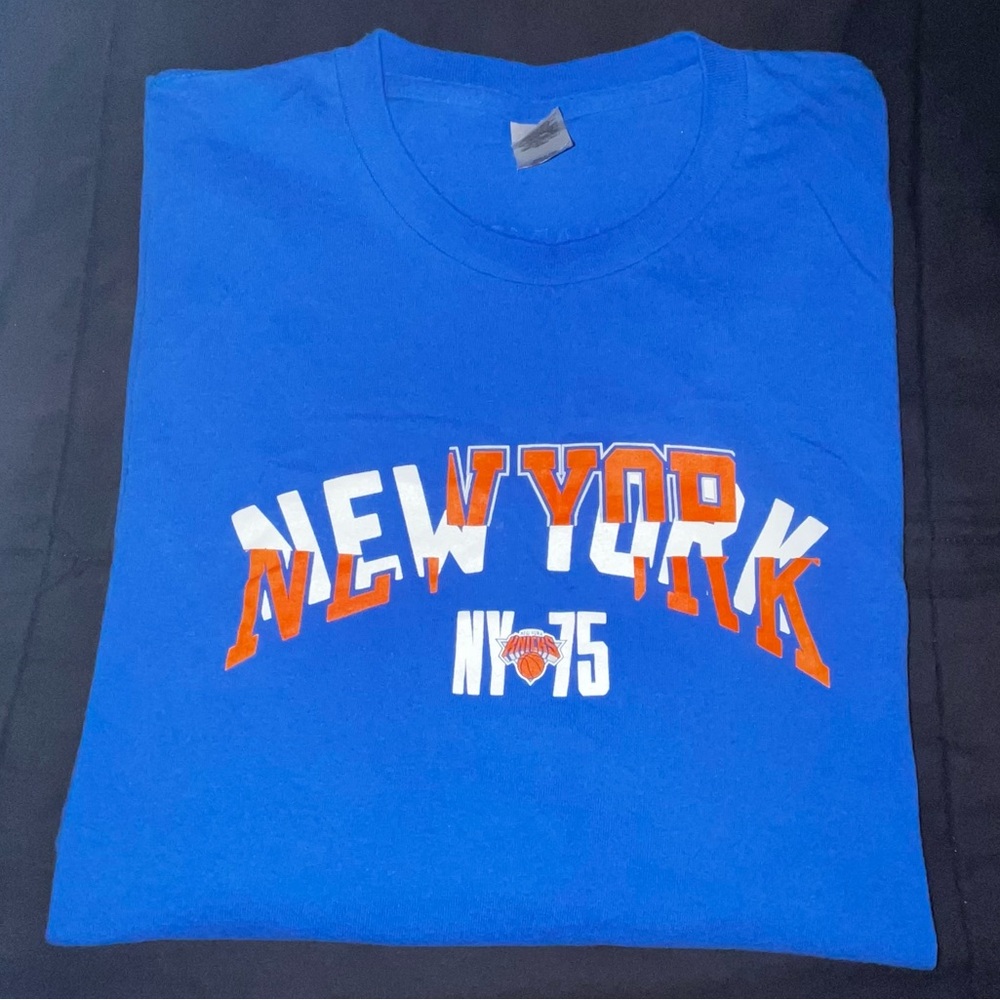 New York Knicks Blue Short Sleeve Logo T-Shirt Men’s XL SGA NBA 75th Anniversary